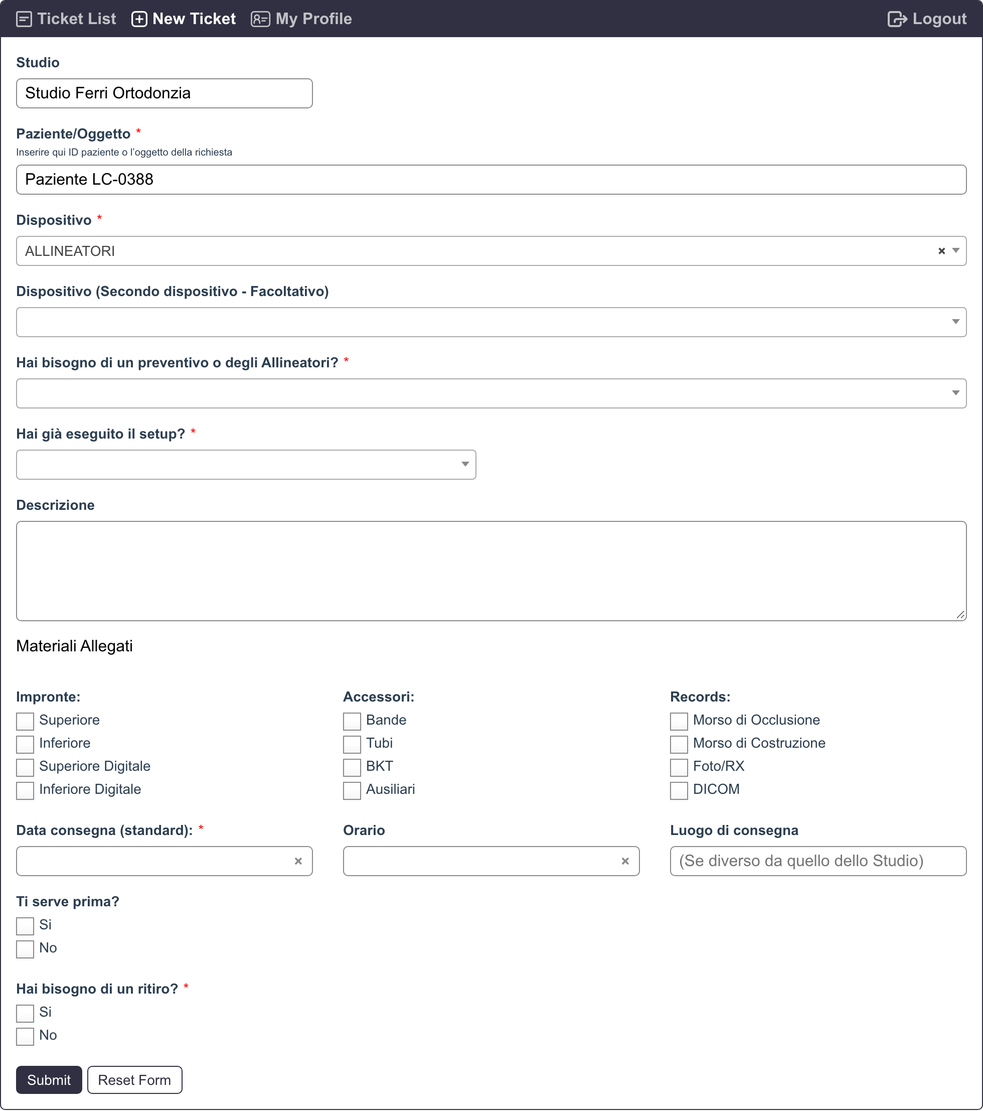 Il modulo di prescrizione del portale demo: studio, paziente, elenco dispositivi del laboratorio, impronte, accessori, records, data di consegna e ritiro